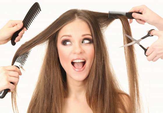 8 hábitos diários que podem estar danificando seus cabelos